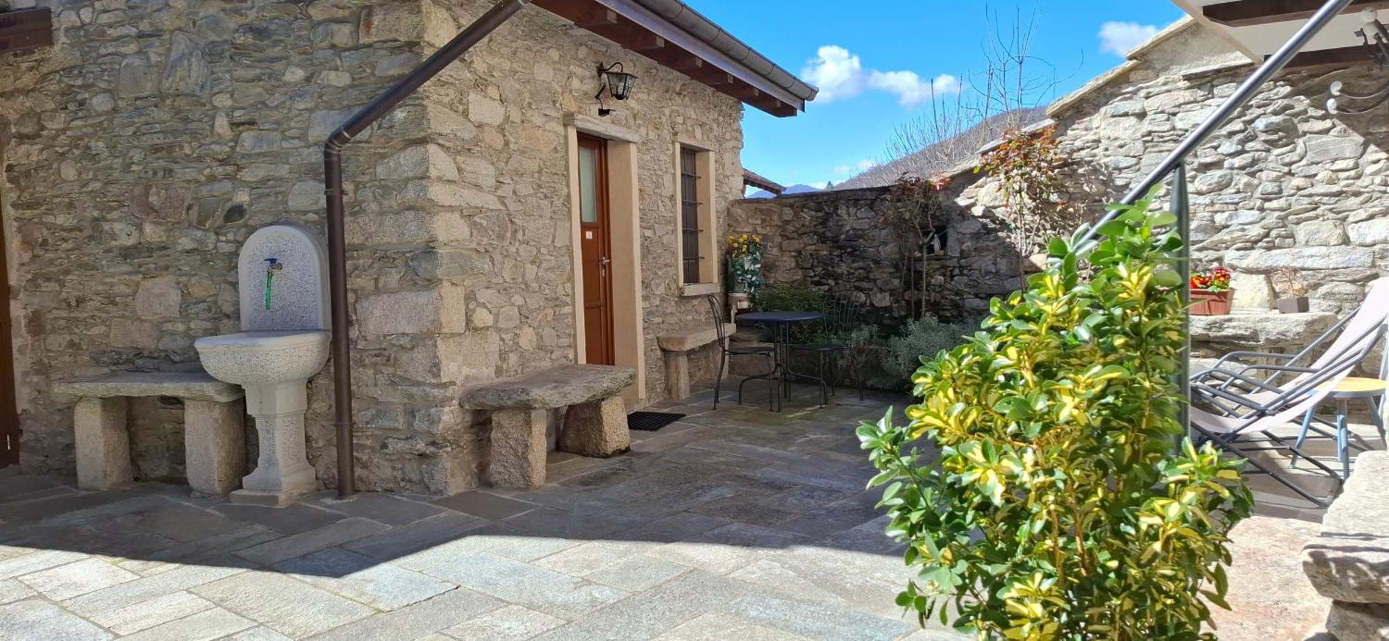Casa Elisa Affittacamere Armeno Exterior foto